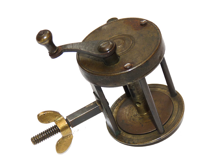 Antique brass spike fitting multiplier winch with pin stop, geared reel c 1800's for collector - Image 4