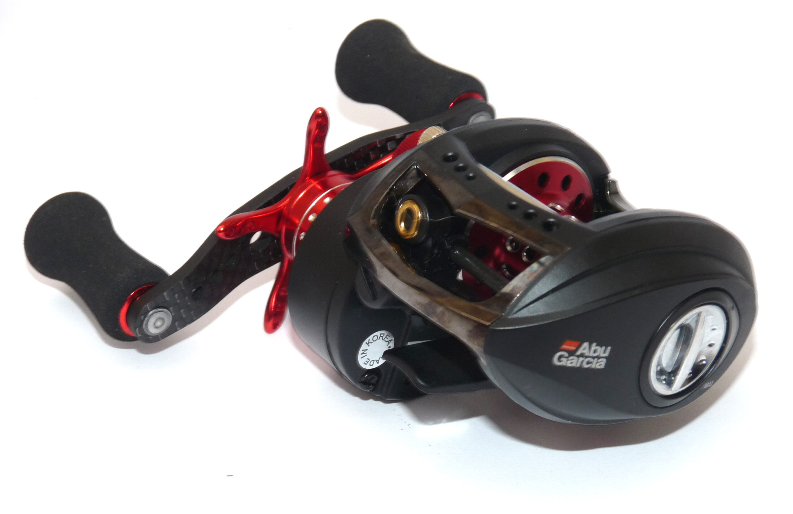 Abu Revo MGXtreme low profile multiplier reel black,/red 10 bearing, rare, collector - Image 2