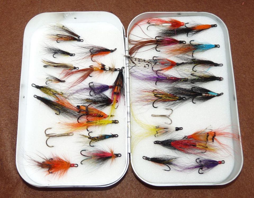 150 salmon flies single double & treble hook patterns in 3 Wheatley alloy fly boxes - Image 2