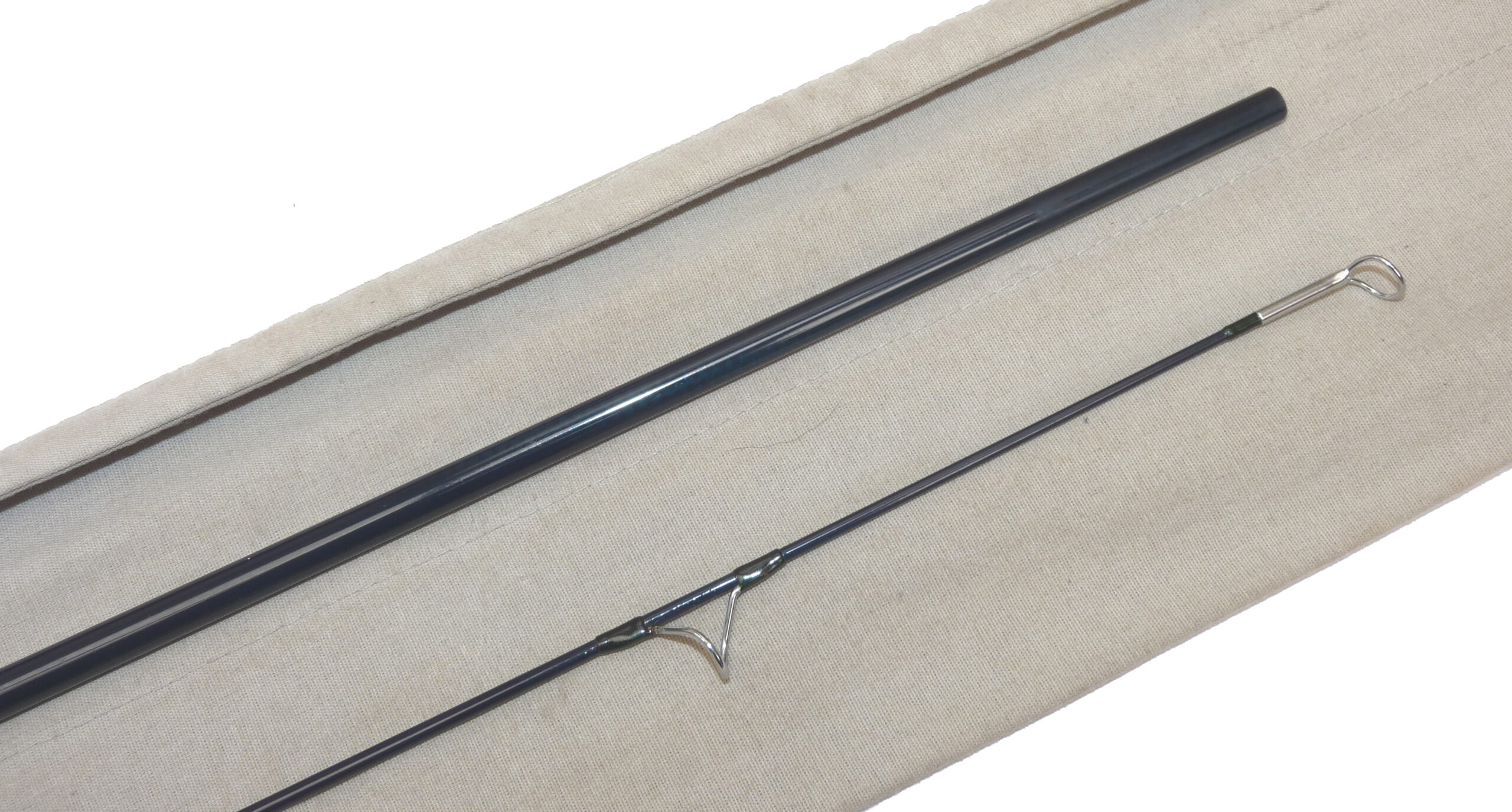 Thomas & Thomas 9’ two piece graphite saltwater fly rod, line rate #12, Tarpon Tunny - Image 5