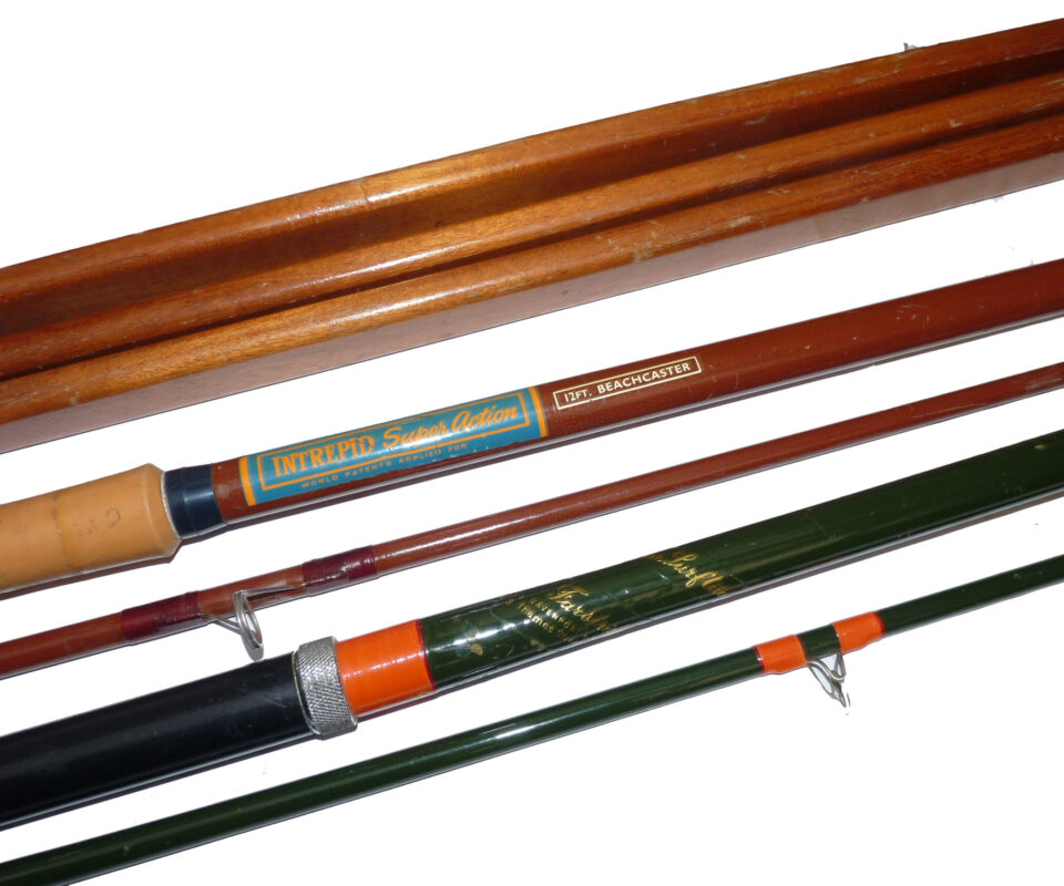 Farstrike Davenport & Fordham “The Super Surflite” 11’ 2 piece glass Beachcaster & Intrepid & tripod