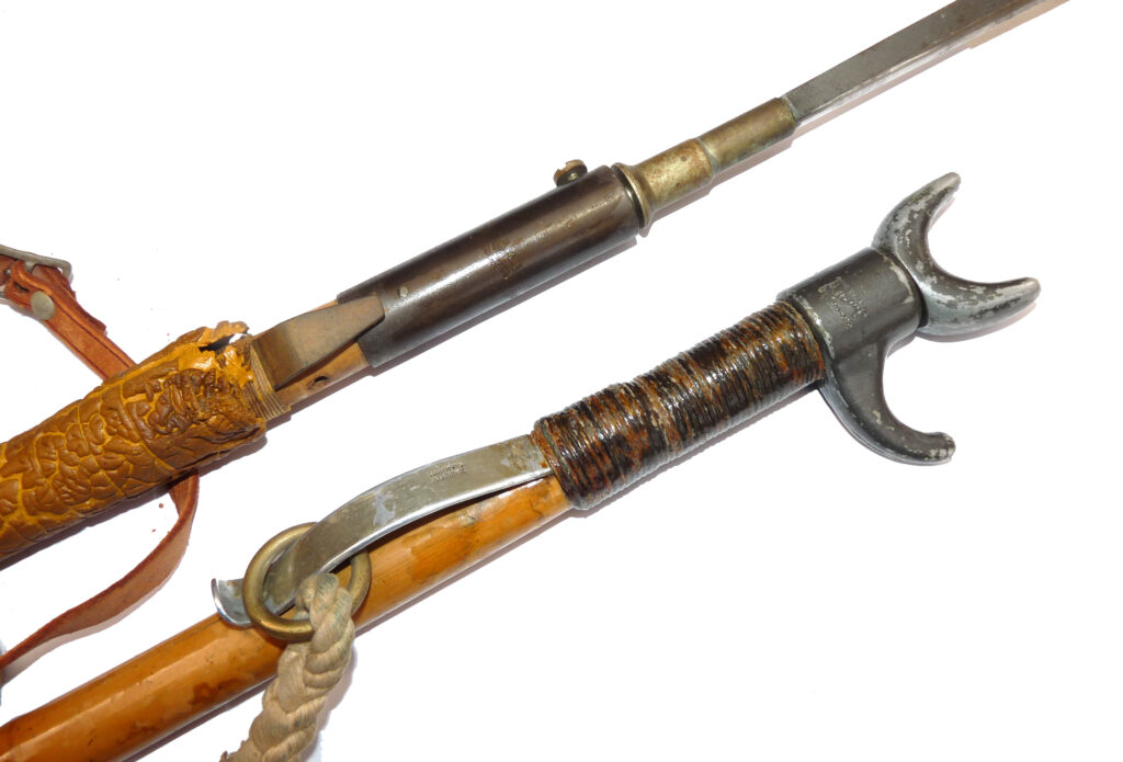 Hardy vintage bamboo shaft combined wading staff and gaffs x 2 to display - Image 2