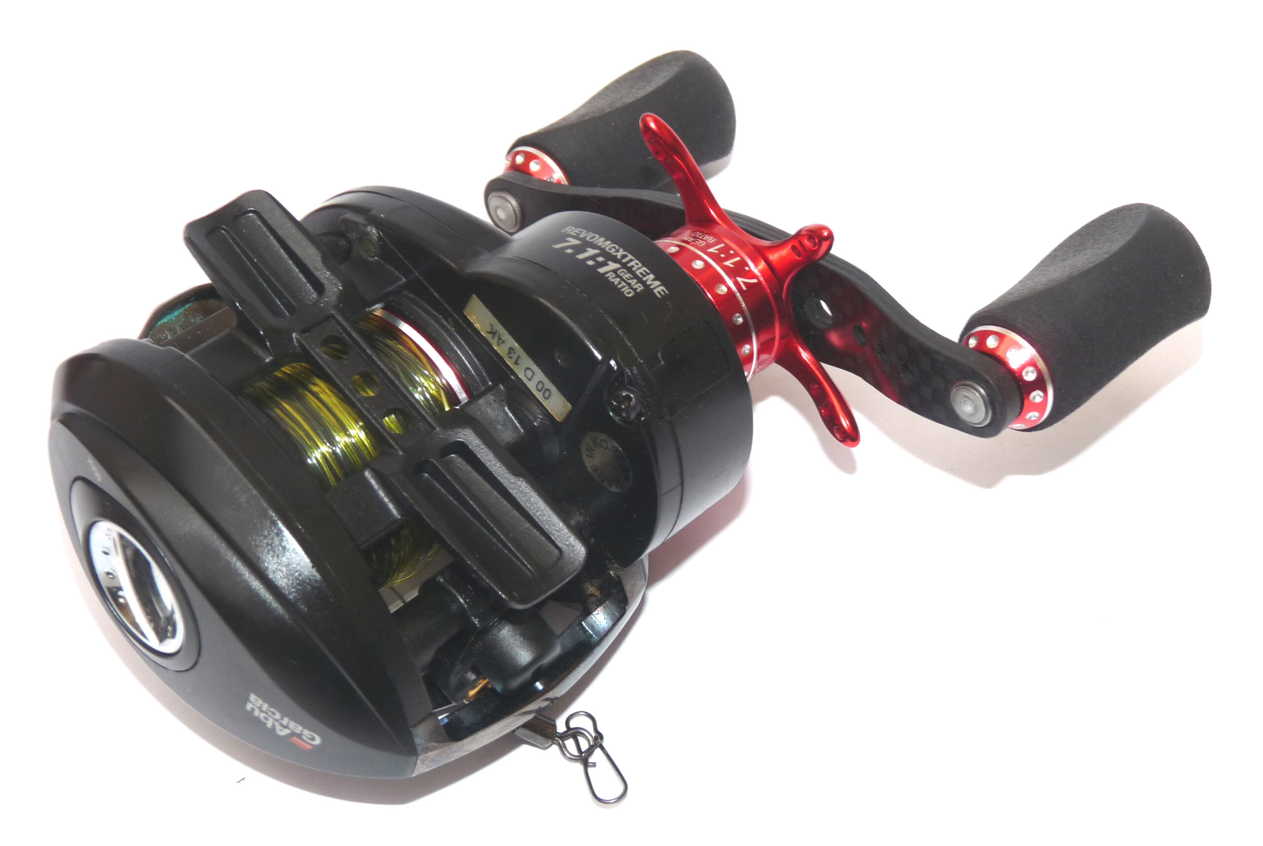 Abu Revo MGXtreme low profile multiplier reel in black- red accents. 10 bearing perch pike bass trout - Image 2