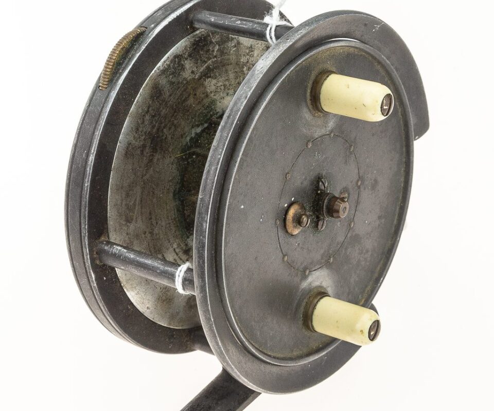 Alternative view of Dingley 4.5'' Hardy Silex pattern vintage reel with factory rim cut out