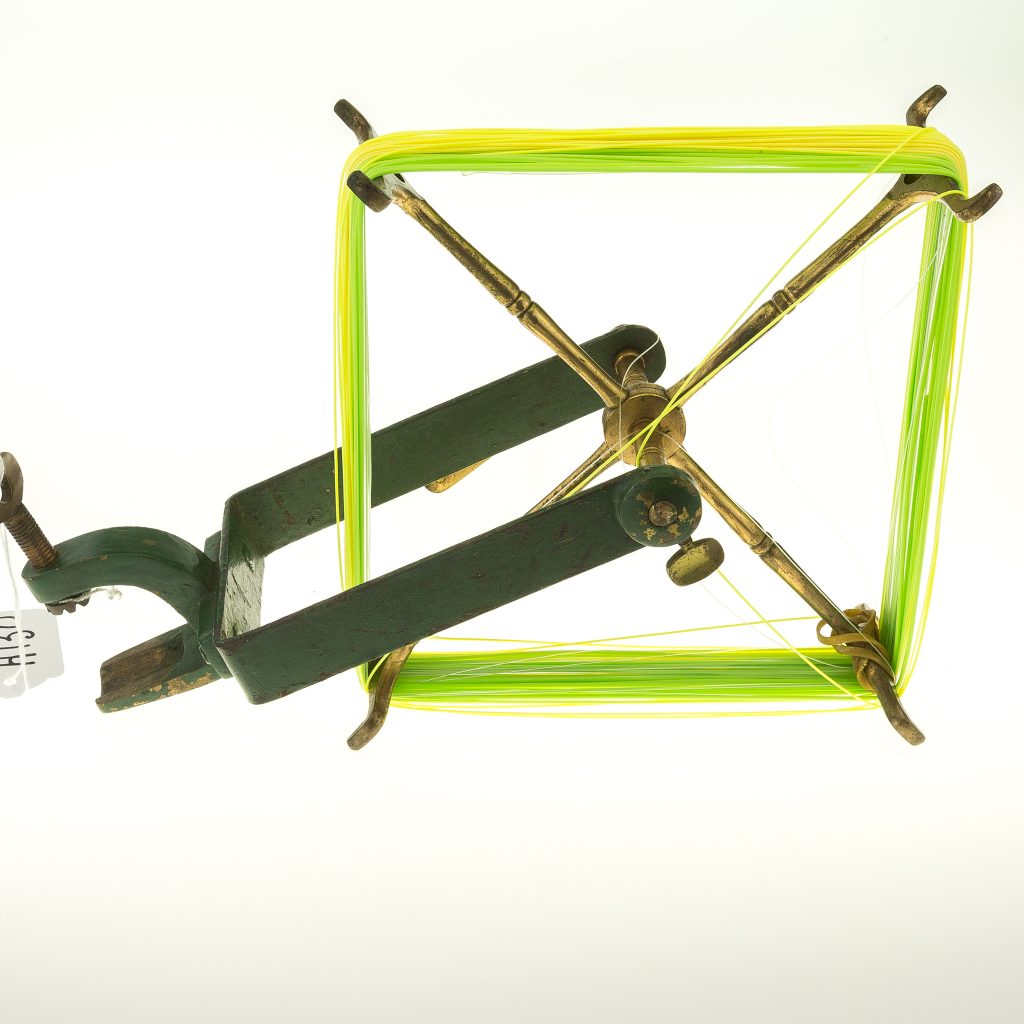 Hardy model 1897 Line Winder with U shaped frame & brass frame - Image 3