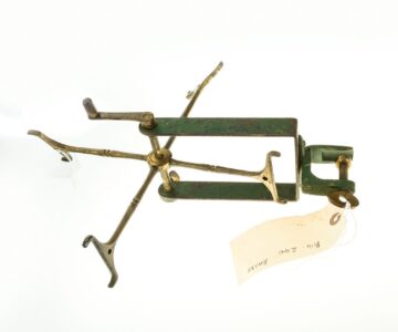 Alternative view of Antique Hardy Improved line drier with 4 removable arms for collector