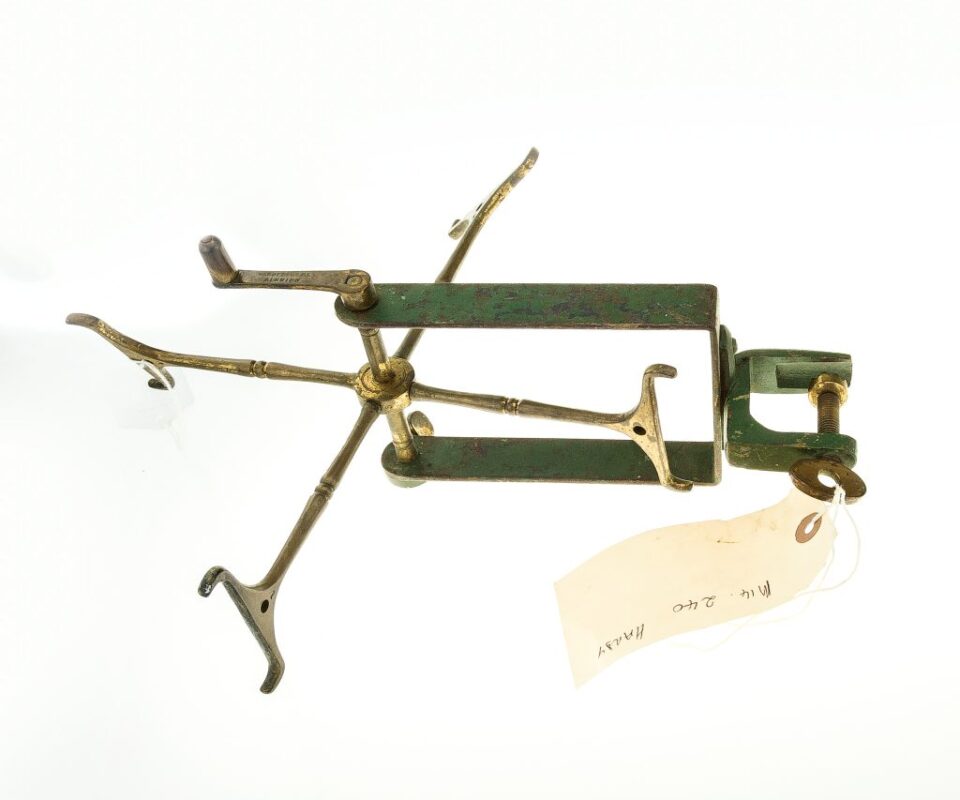 Alternative view of Antique Hardy Improved line drier with 4 removable arms for collector