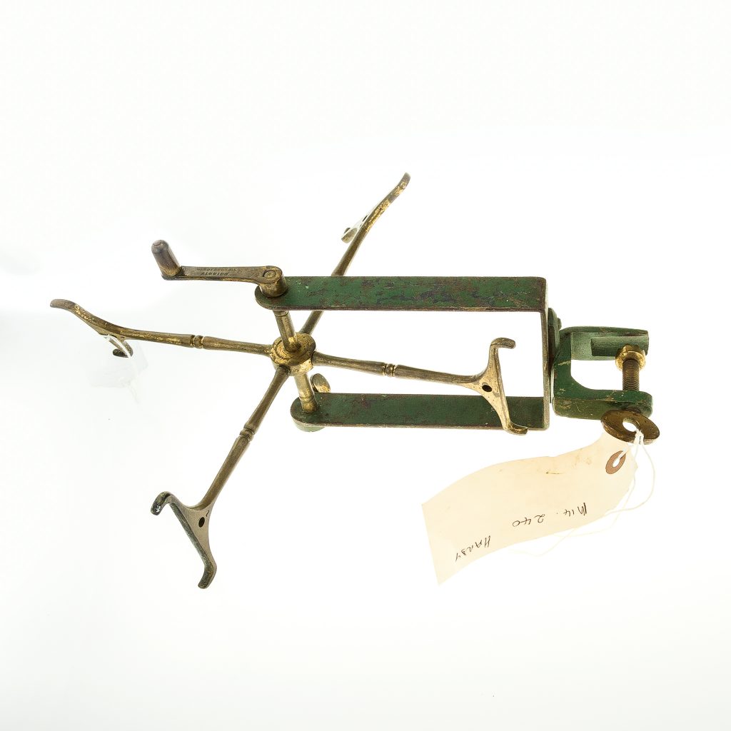 Antique Hardy Improved line drier with 4 removable arms for collector - Image 2