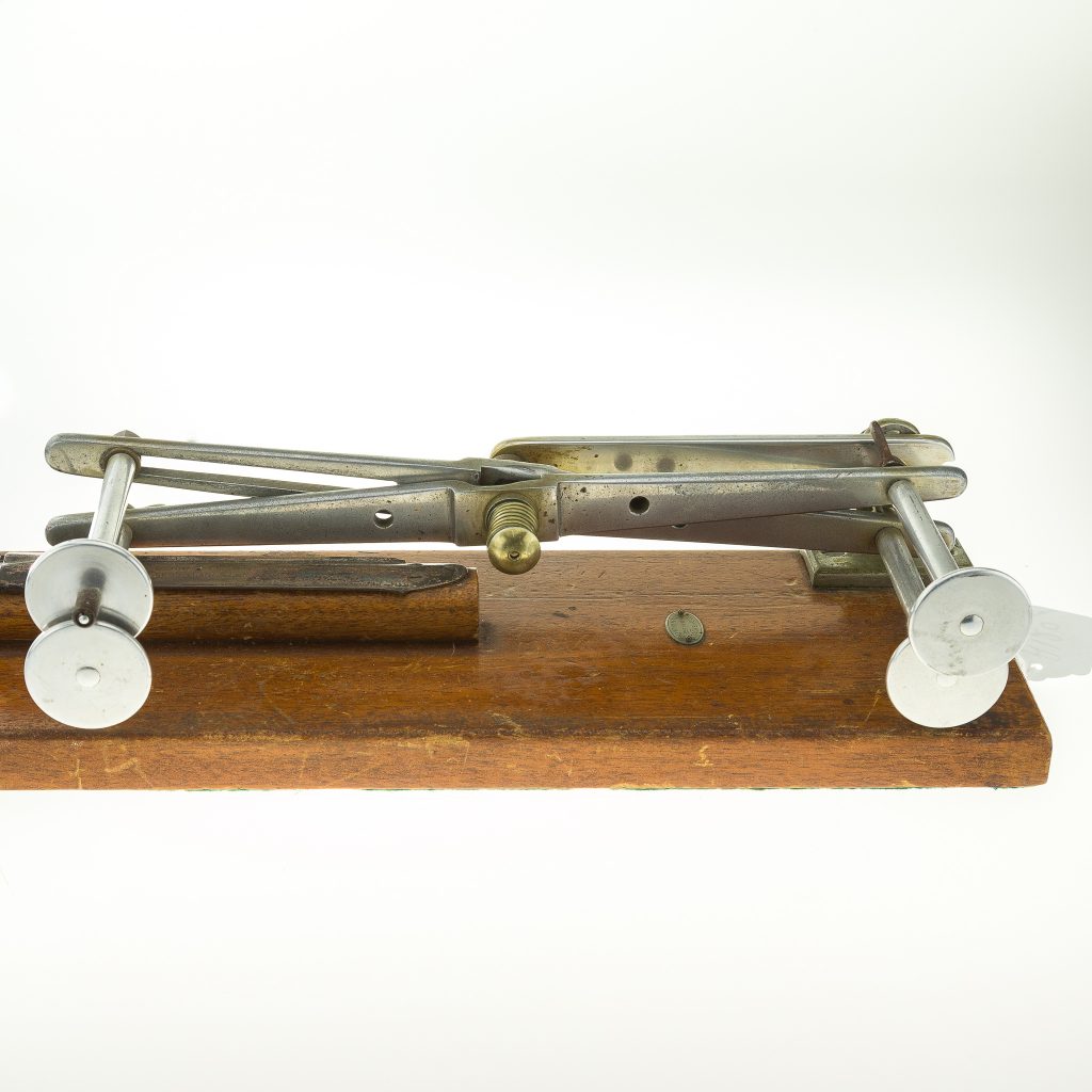 Hardy Practical Table Top Line Drier for collector or display - Image 4