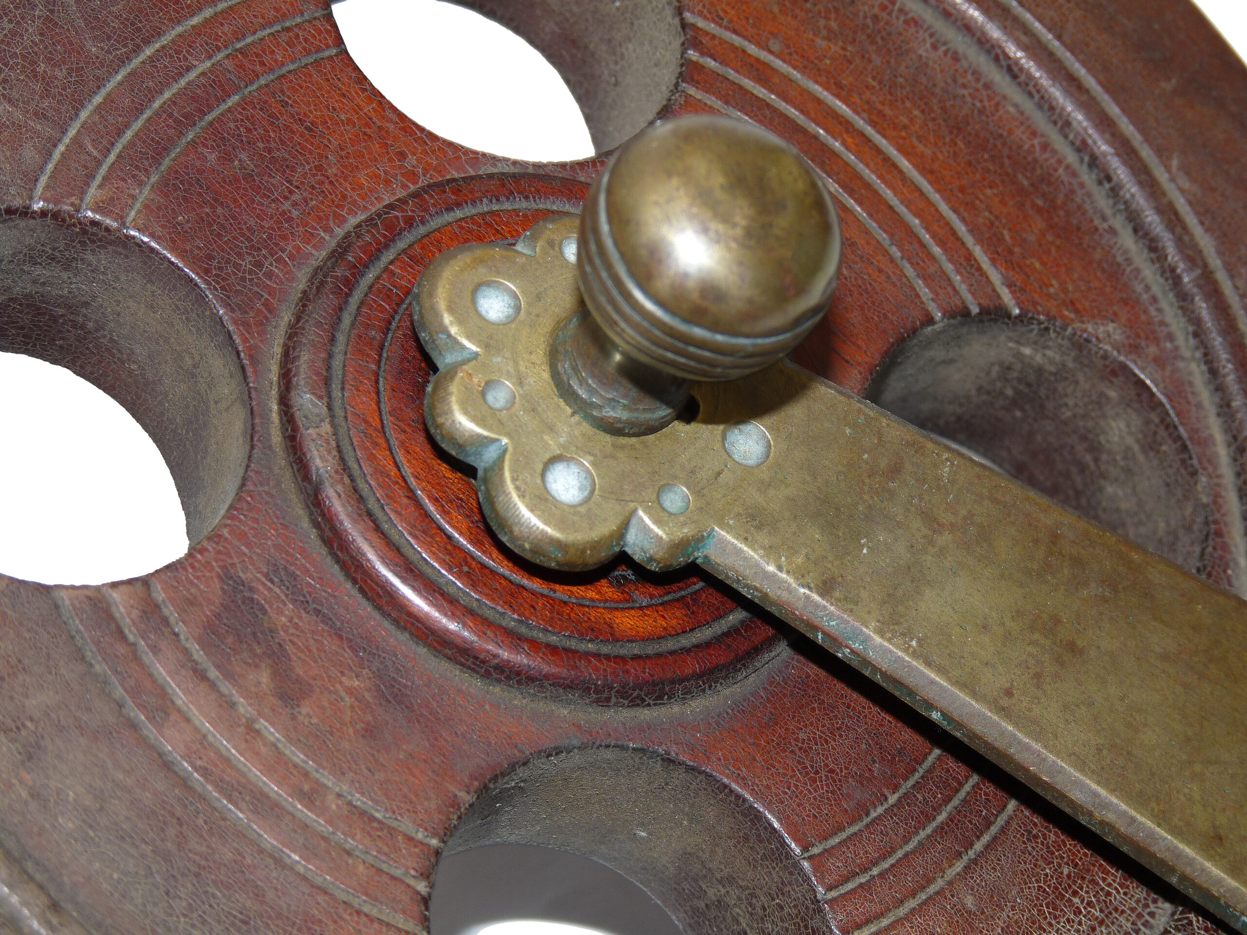 Scarborough 8" wood and brass antique sea fishing reel with unusual brass fittings and handles c1900-20 - Image 4