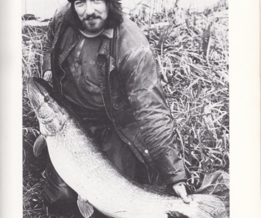 Alternative view of Pike The Predator becomes the Prey, J. Bailey M. Page, 1985 1st edition fishing book