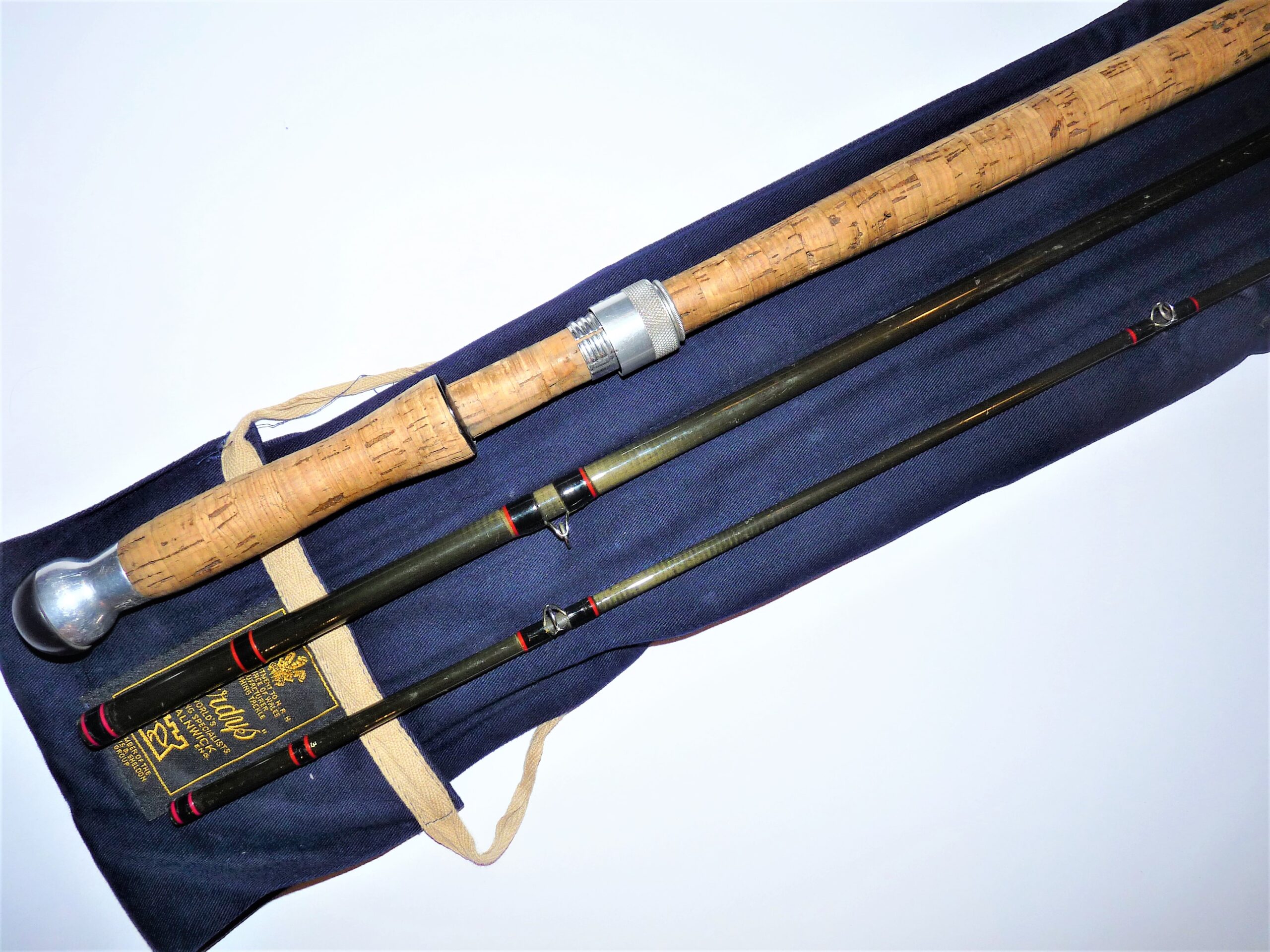 Hardy Graphite 13' 9" 3 piece salmon carbon fly rod, #9 with bag