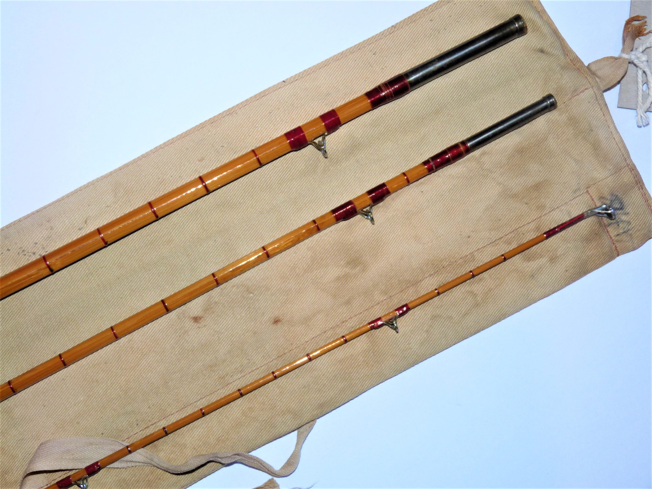 Vintage split cane 9' 3 piece fishing rod & bag to display or fish - Image 3