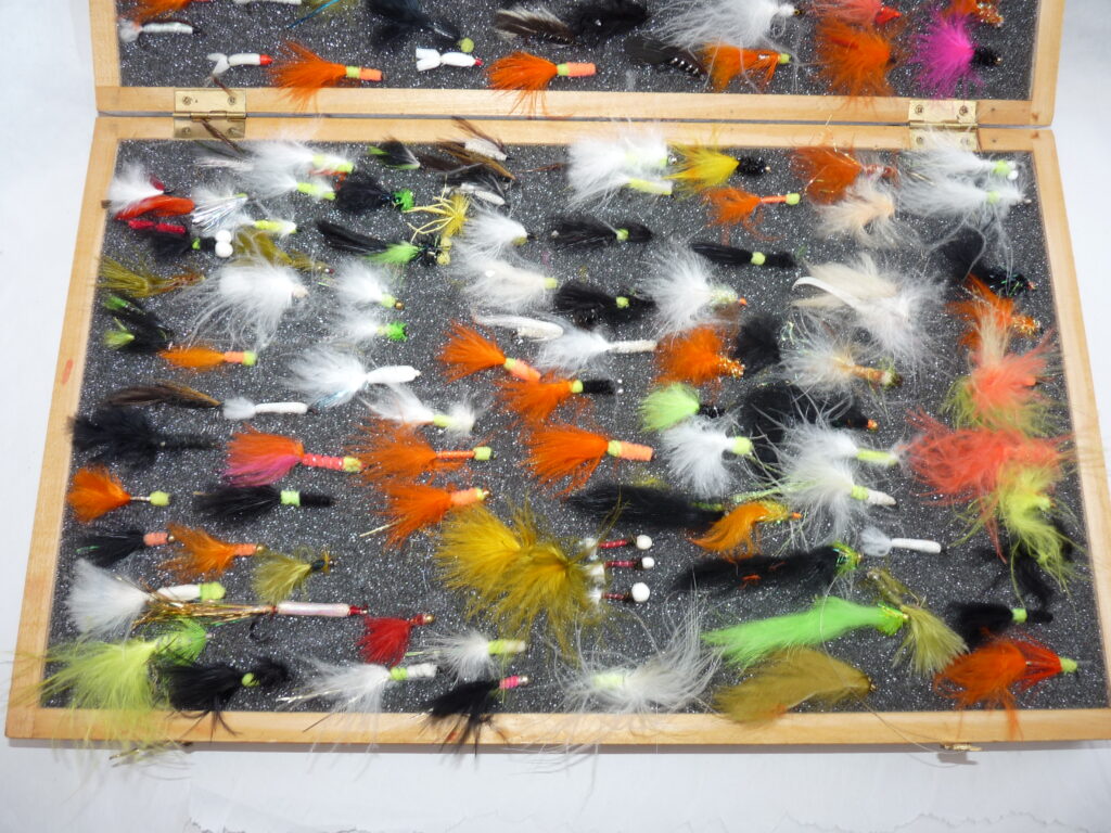 Large wooden fly reservoir, trout lures, gold, polyheads, Marabou - Image 3