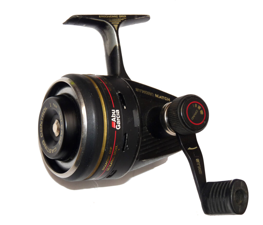 Abu Garcia 1044 closed face reels x 2, foot stamp 87/0, 87/88 & 9/0, 91/92, use or collect - Image 2
