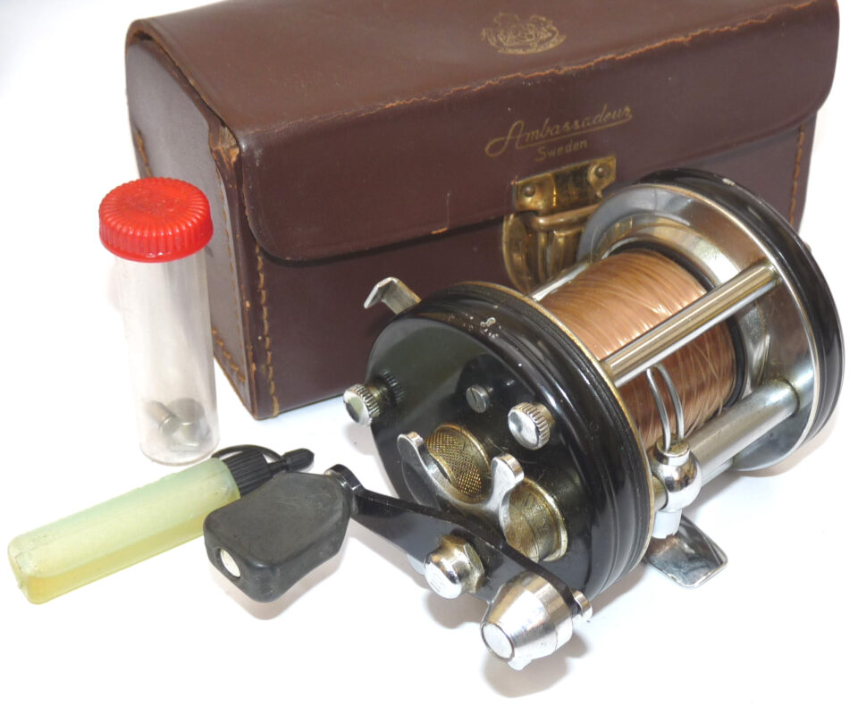Abu Ambassadeur 6000 C reel, spares, oiler, spanner & leather case