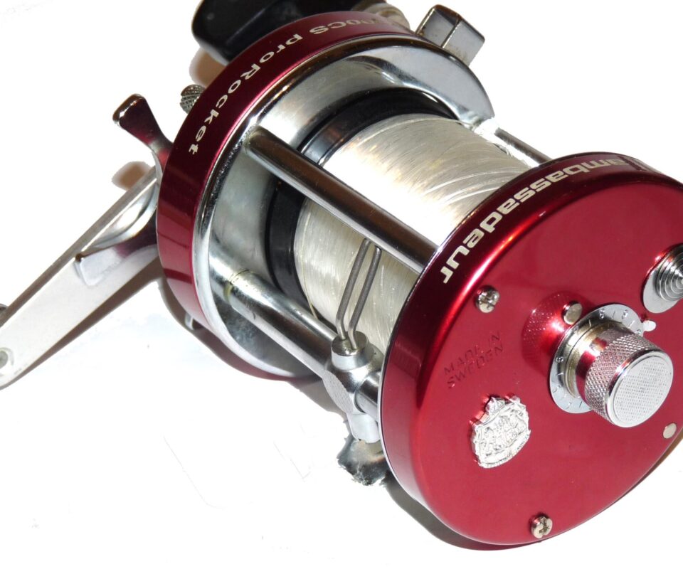 abu-7000-pro-caster-red-rty-