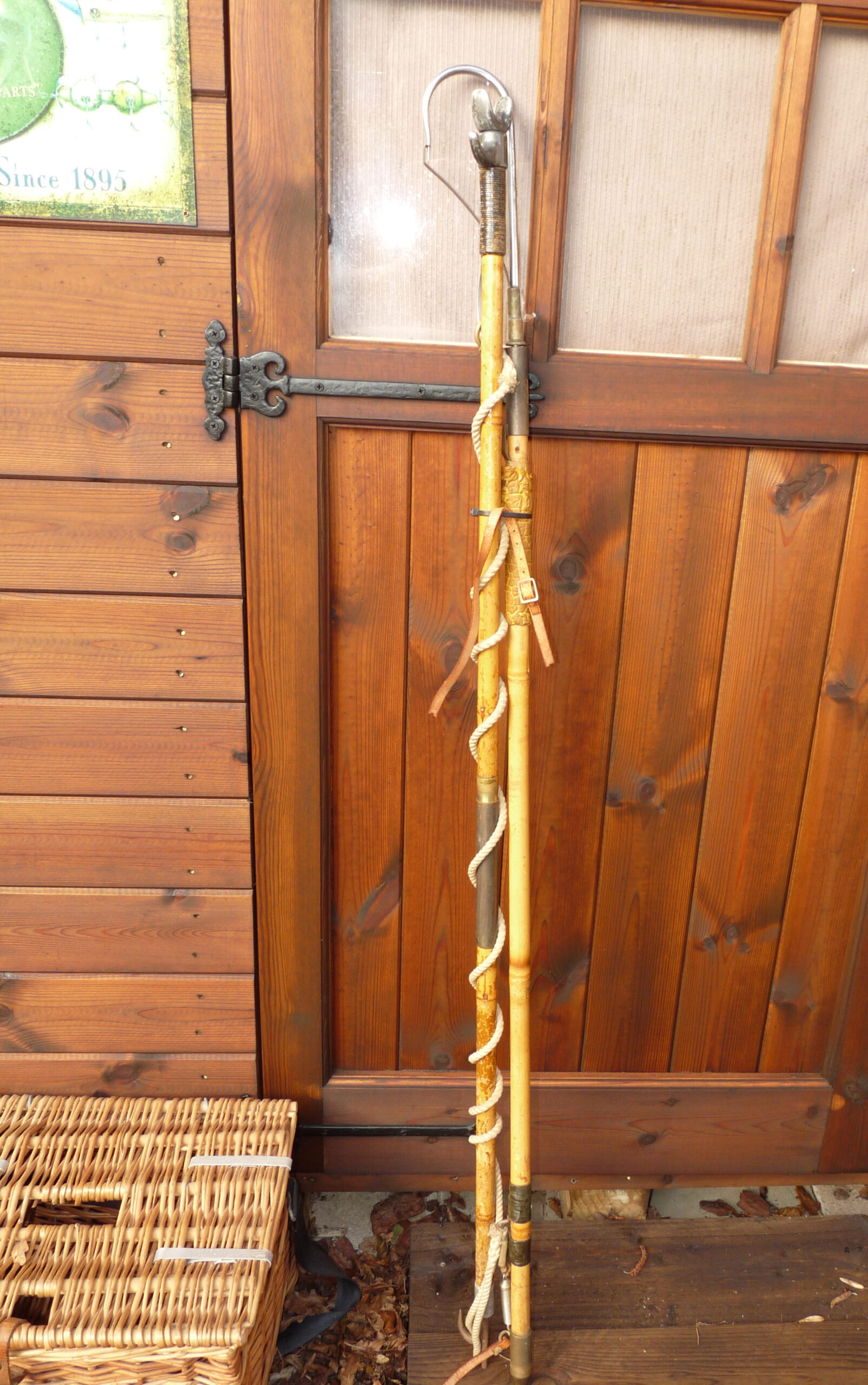 Hardy vintage bamboo shaft combined wading staff and gaffs x 2 to display - Image 5