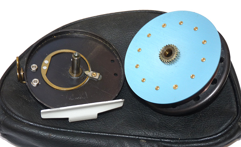 Dowling of Middlesex 3.75" vintage alloy trotting centrepin reel with line guide LHW RHW - Image 3