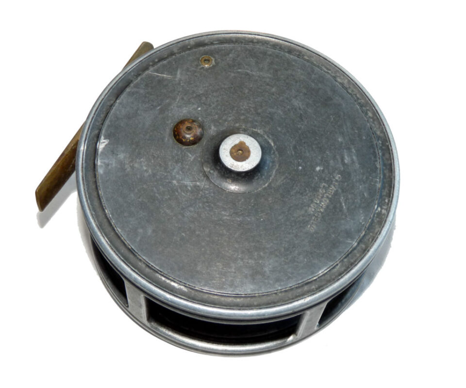 Alternative view of Farlow 4.25” wide drum alloy salmon fly reel with offset pin drum release c1925-30