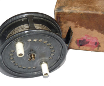 Alternative view of Farlows Barrett by J W Young vintage collectors Spinning Reel 4" with box