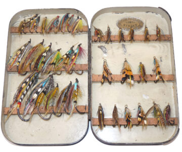 Farlow black japanned pocket fly box + gut eye salmon flies