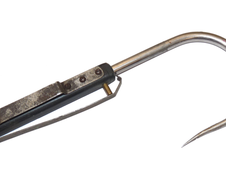 Alternative view of Hardy vintage alloy extending gaff, measuring 20”-30" for display or fishing