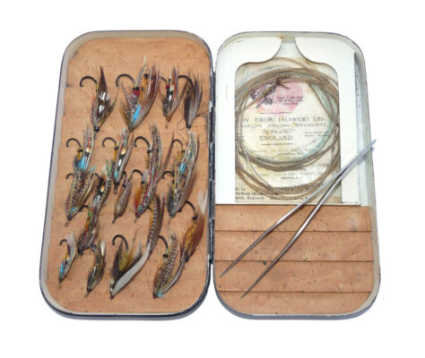 Hardy antique black japanned box + 20 Gut Eye Salmon Flies suit collector