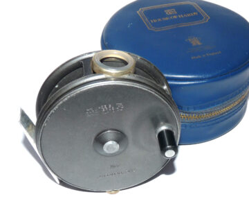 Hardy Perfect 3 3/8” alloy trout fly, RHW , agate guide and case