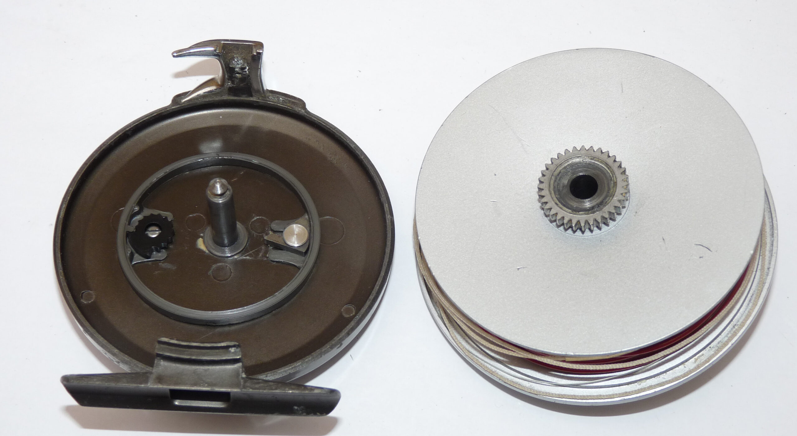 Hardy Viscount 140 Mk2 lightweight alloy fly reel, good working condition, LHW RHW with Hardy case - Image 4