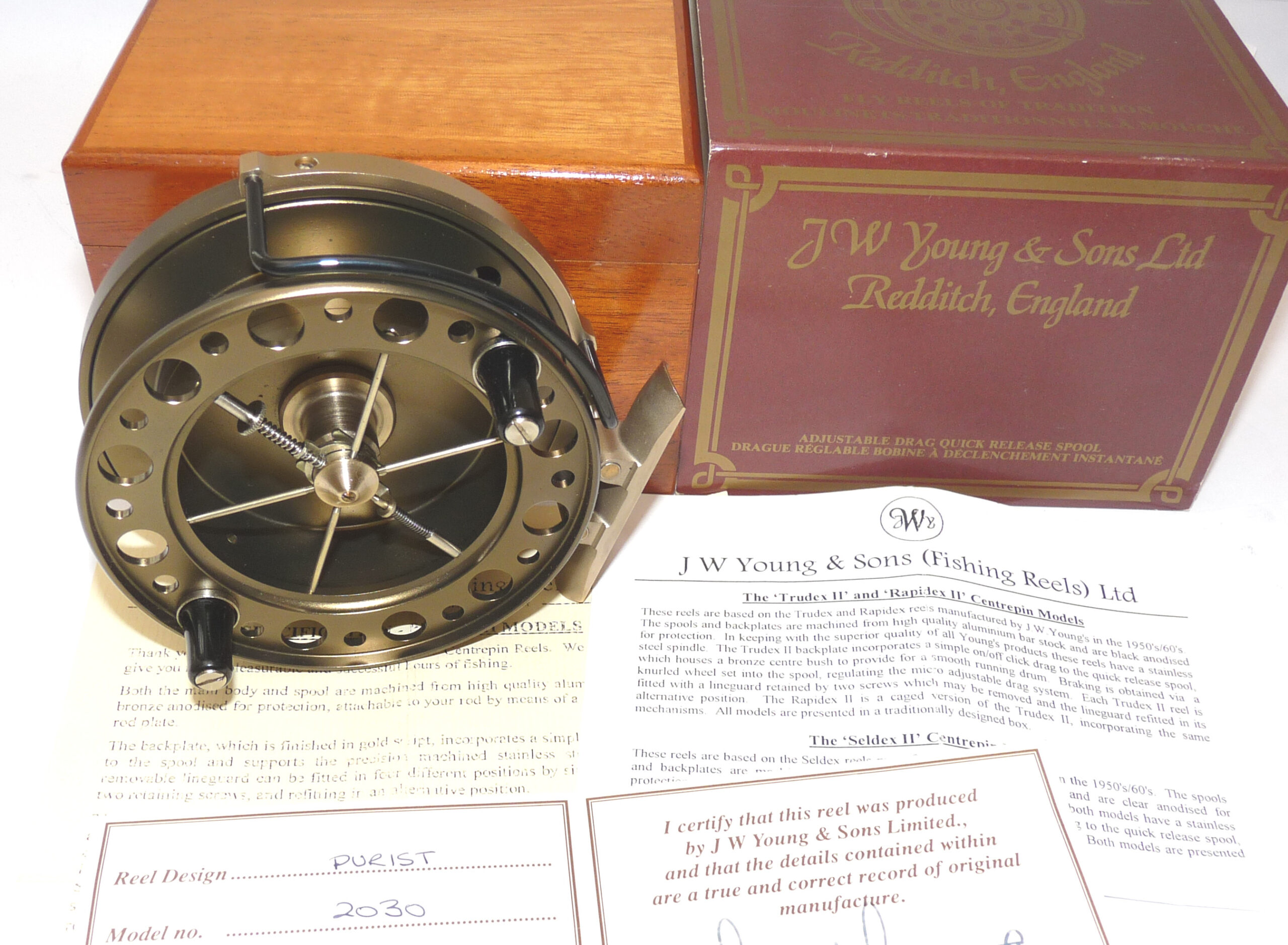 J W Young The Purist II 2031 centre pin trotting reel Serial No 0088- April 1997 mint boxed