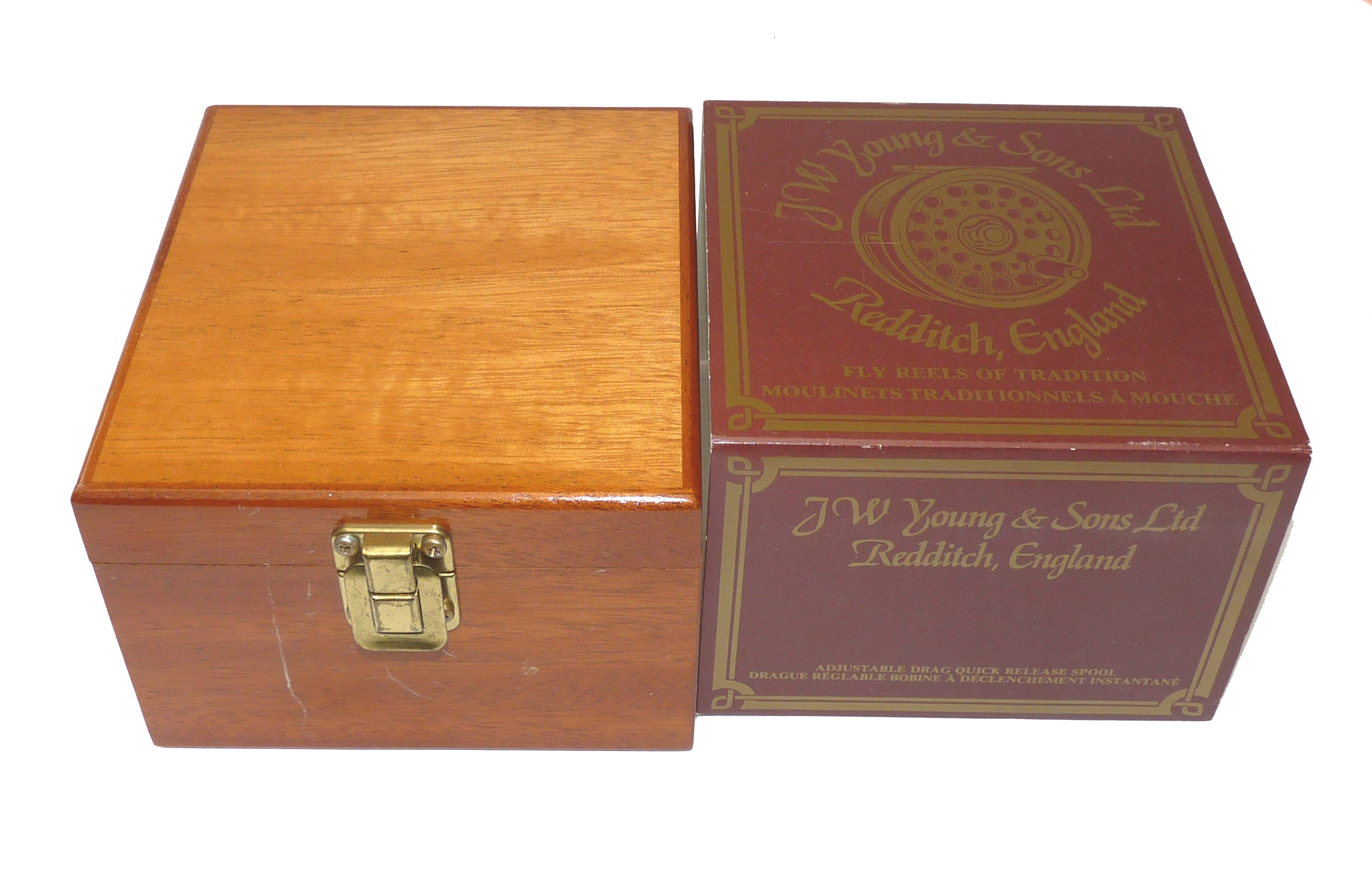 J W Young The Purist II 2031 centre pin trotting reel Serial No 0088- April 1997 mint boxed - Image 5