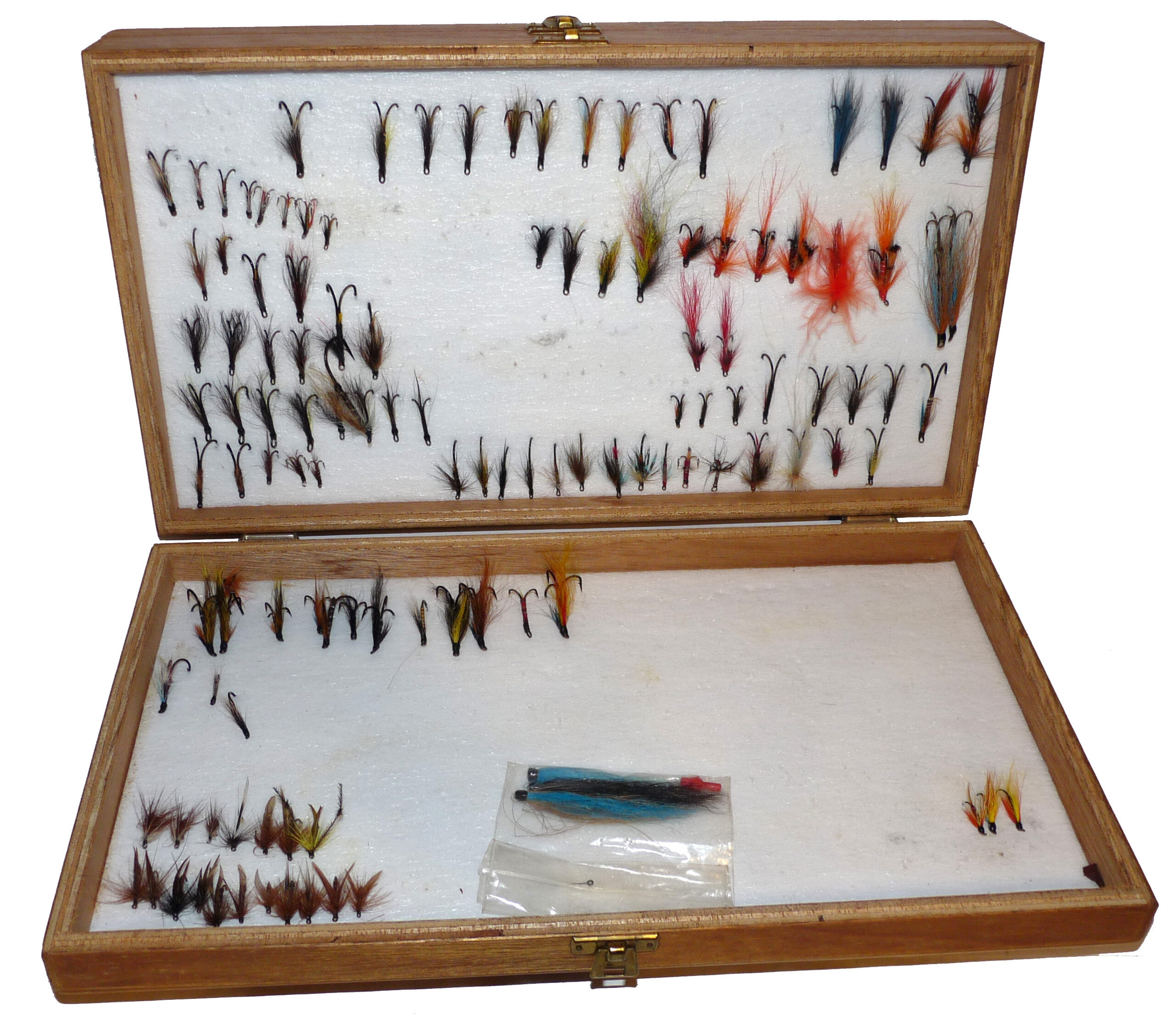 large collection of assorted salmon flies, tied on single, double + treble hooks in wood 3 layer box - Image 3