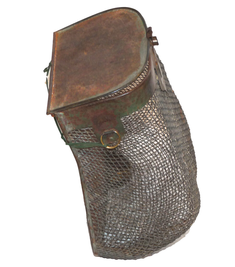 Zinc mesh fishing creel & live bait carrier, vintage rarely seen - Image 5