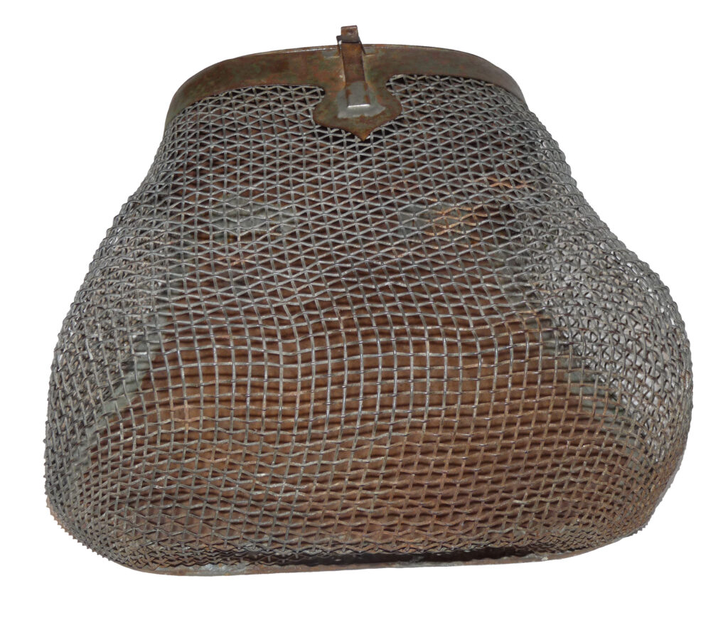 Zinc mesh fishing creel & live bait carrier, vintage rarely seen - Image 4