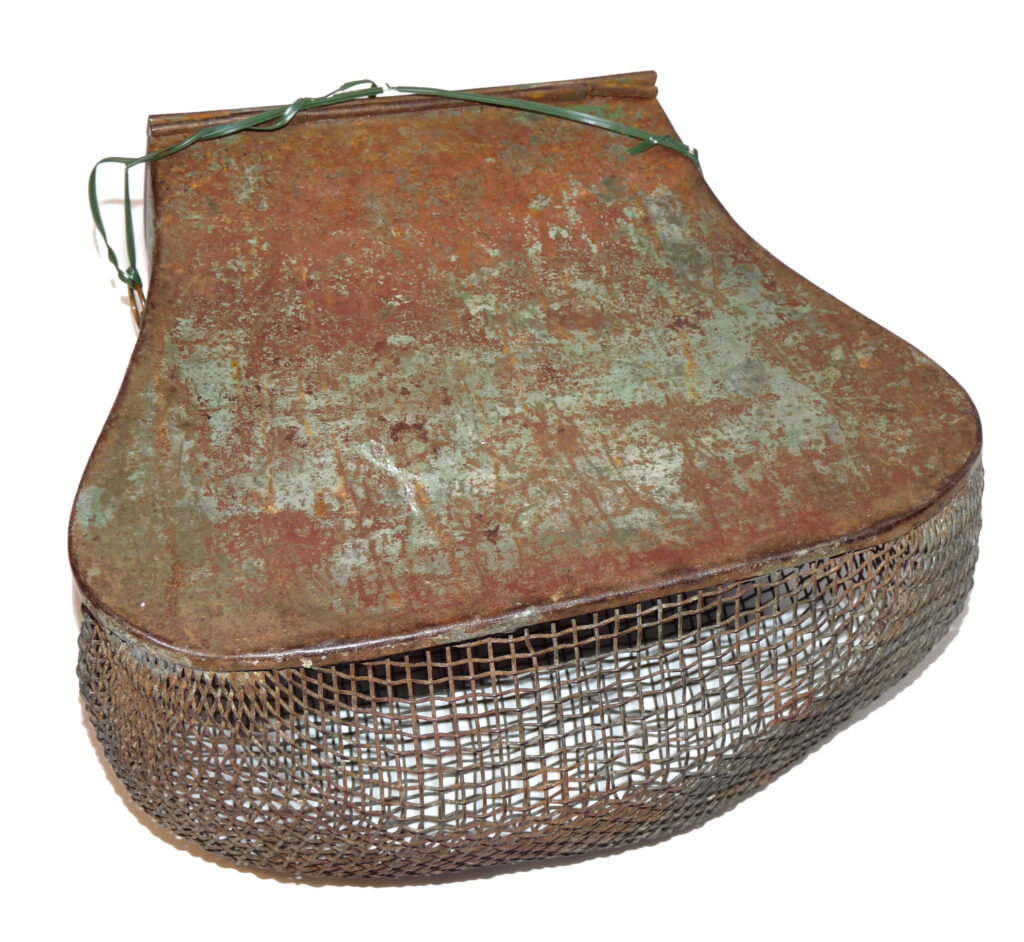 Zinc mesh fishing creel & live bait carrier, vintage rarely seen - Image 2