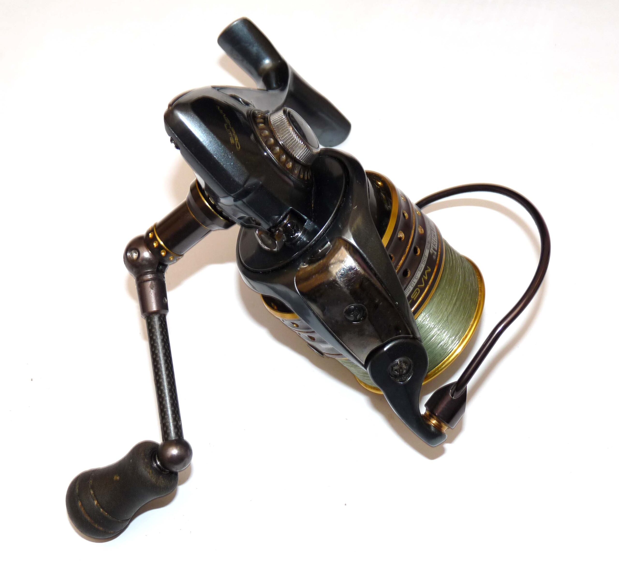 Mitchell Advanced Mag Pro Lite 2000 spinning reel, 2 s/spools & original box - Image 3