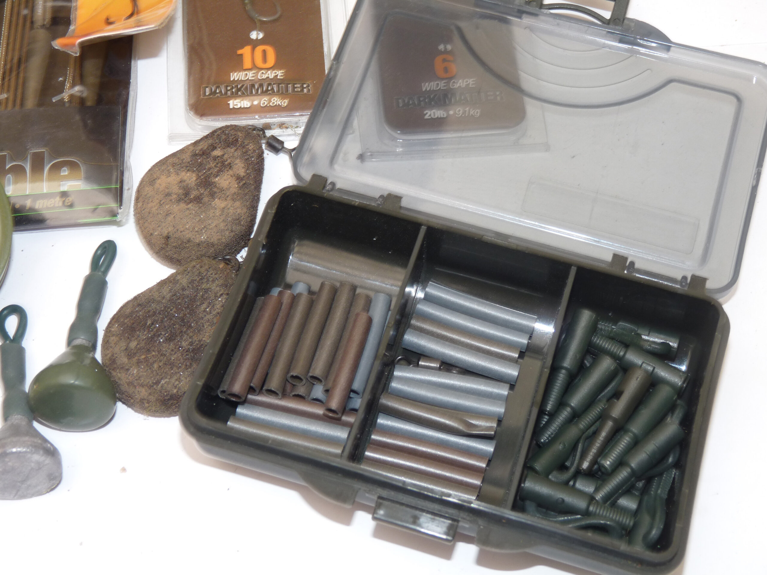 Korda rigs, Prologic lead clips & tail rubbers, PVA tape, bags, scissors carp fishing NGT rig bag - Image 4