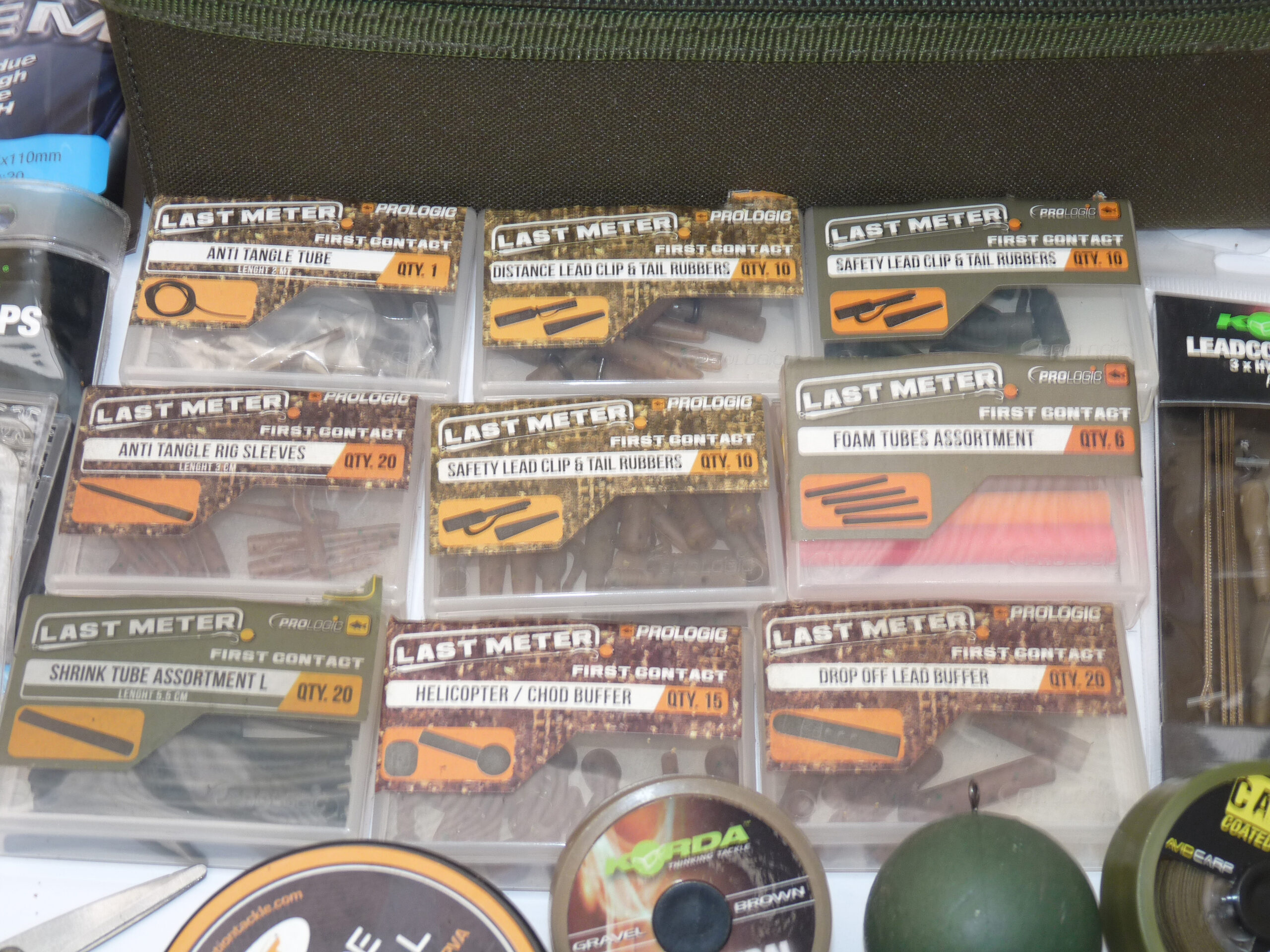 Korda rigs, Prologic lead clips & tail rubbers, PVA tape, bags, scissors carp fishing NGT rig bag - Image 3