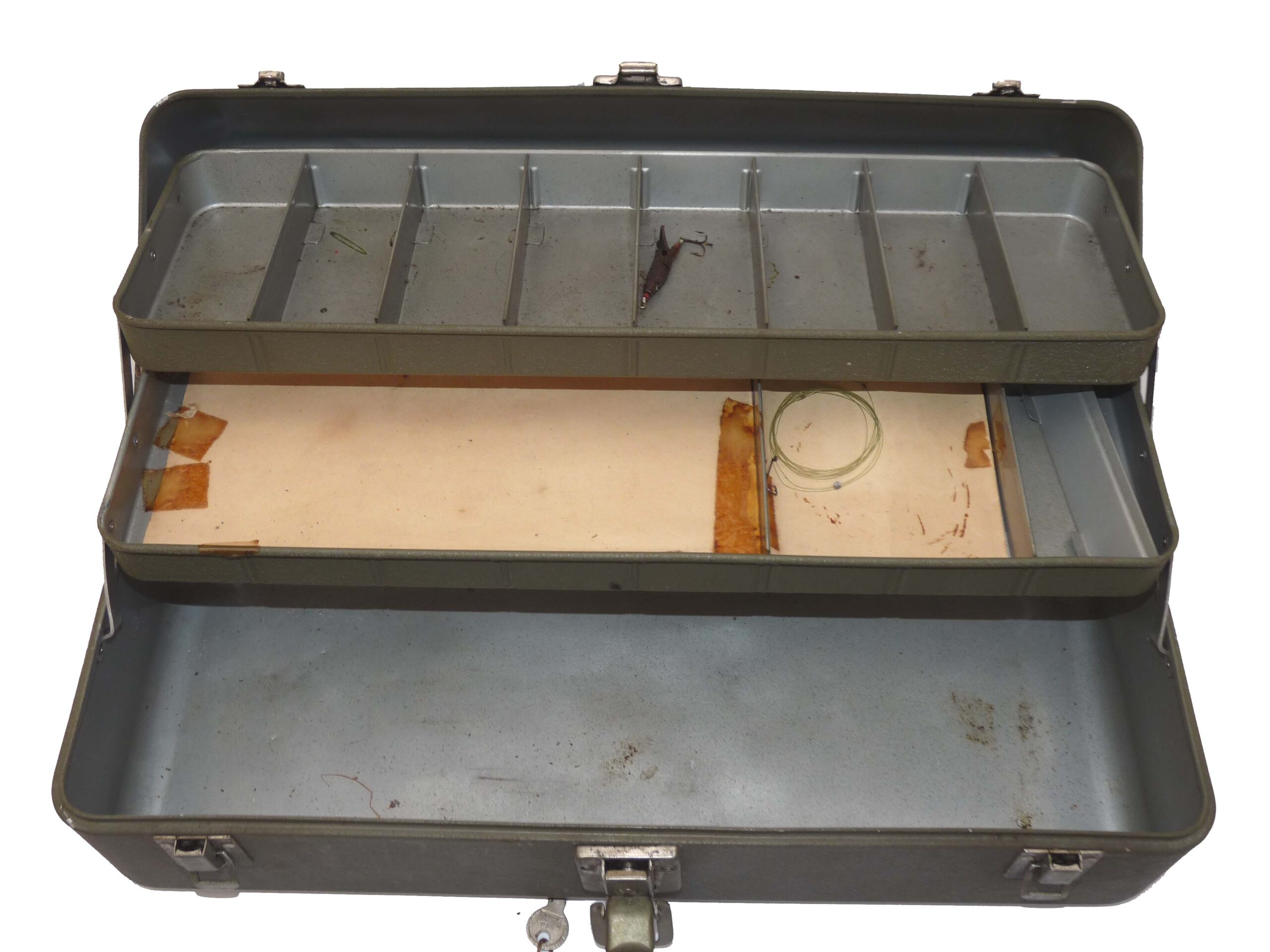 Sport King, USA antique metal tackle box, measures 19 x 7 x 7, 3 working  hasps, lock with key and leather handle
