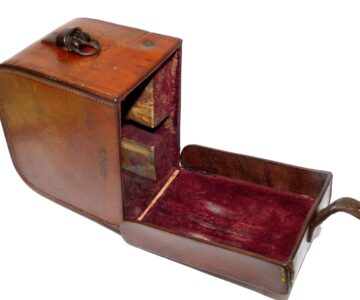 Alternative view of Unusual square D shaped block leather reel case for vintage salmon fly and drum spin reels