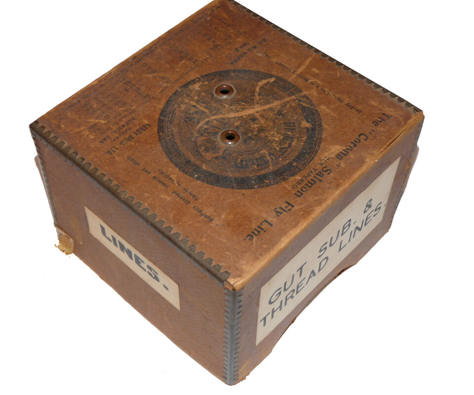 Alternative view of Hardy The Corona salmon fly line cardboard box 5 1/2" x 5 1/2"