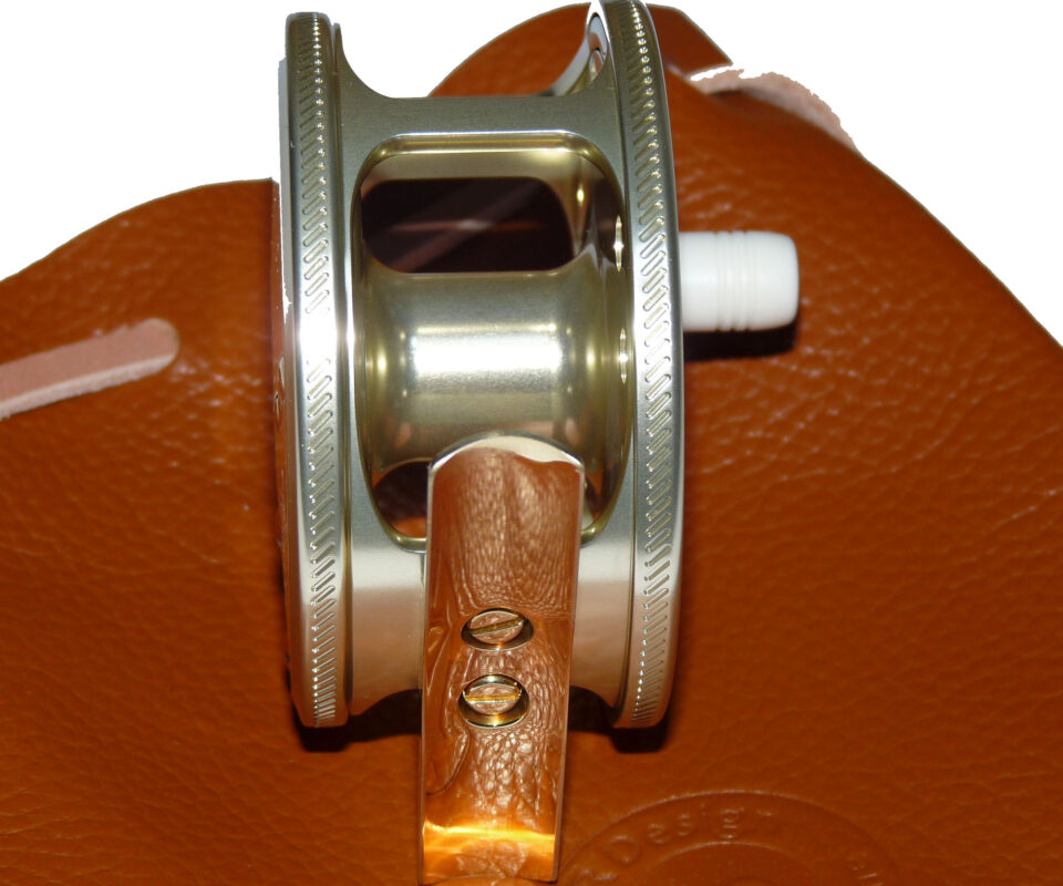 Alternative view of VR Trutta Perfetta Aluminium 2 3/4" Champagne Gold fly reel