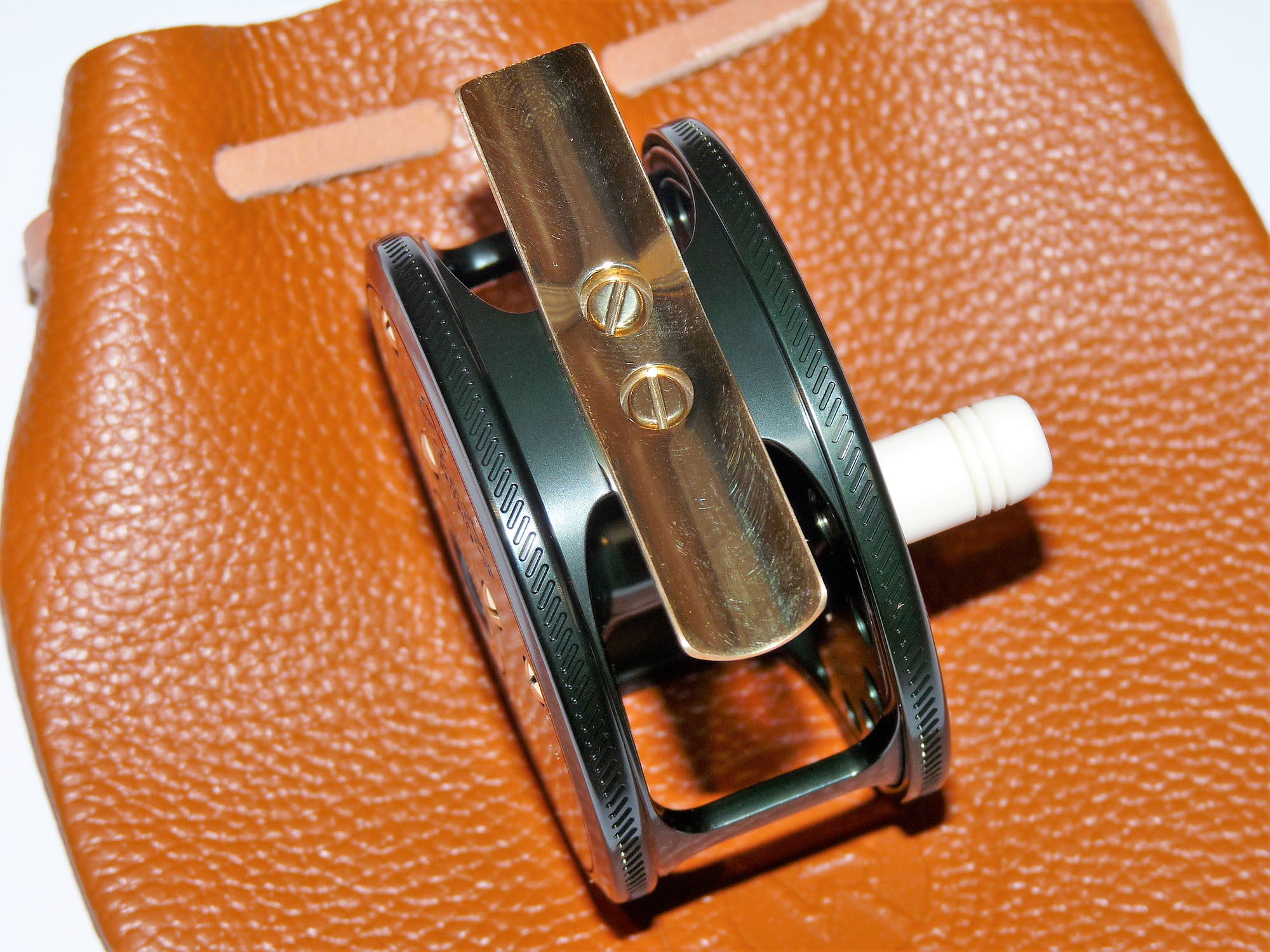 VR Trutta Perfetta Aluminium 2 3/4" Oliver Green fly reel - Image 6