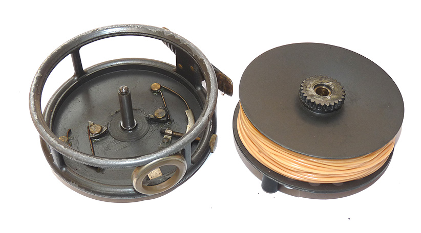 Hardy the St George 3.75” vintage alloy trout fly reel, agate line guide, right hand wind. - Image 5