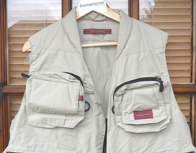 Hardy fly fishing waistcoat XL stone colour, multi pockets in fine condition - Image 4