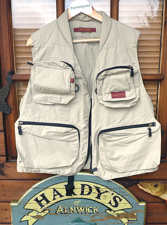 Hardy fly fishing waistcoat XL stone colour, multi pockets in fine condition