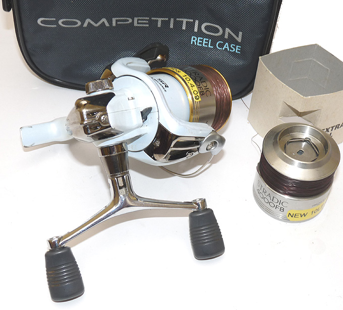 Shimano Stradic 4000 FB fishing reel with spare spool and box, float feeder spin fishing - Image 3