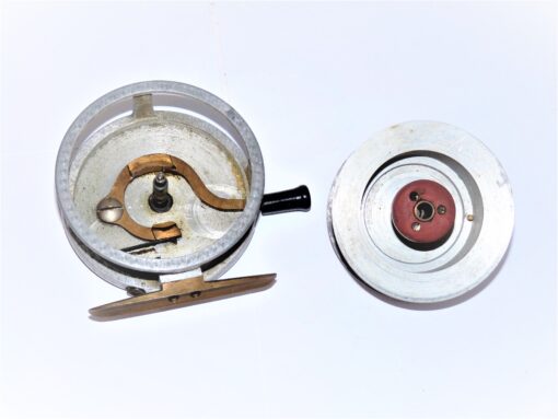 Moulinet Francais Decantelle 4″ Vintage Reel with Silex action rim brake - Image 3