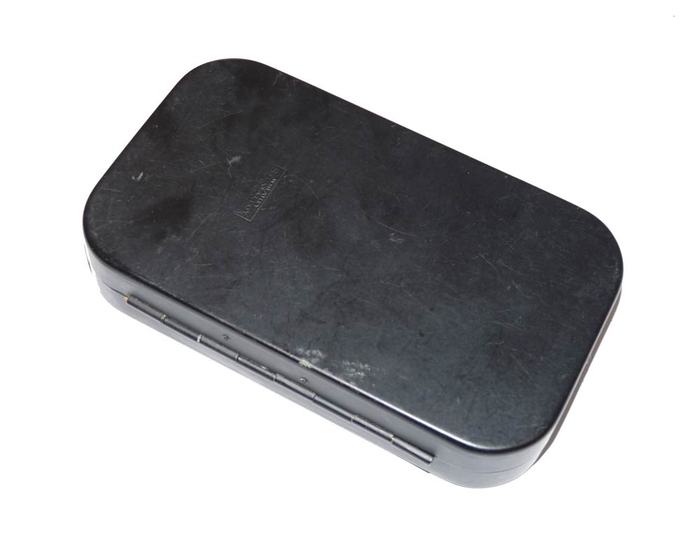 Richard Wheatley fly box containing various flies 6" x 4" - Image 3